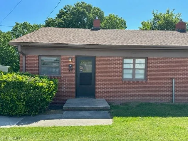 $850 | 201 Lowdermilk Street, Unit A, Greensboro, NC 27401