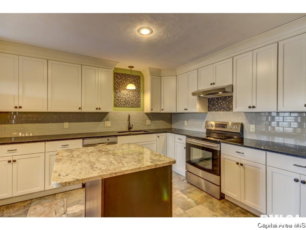 17 Chimney View Lane Springfield, IL 62707 - Photo 11 of 36 Gallery Image 11