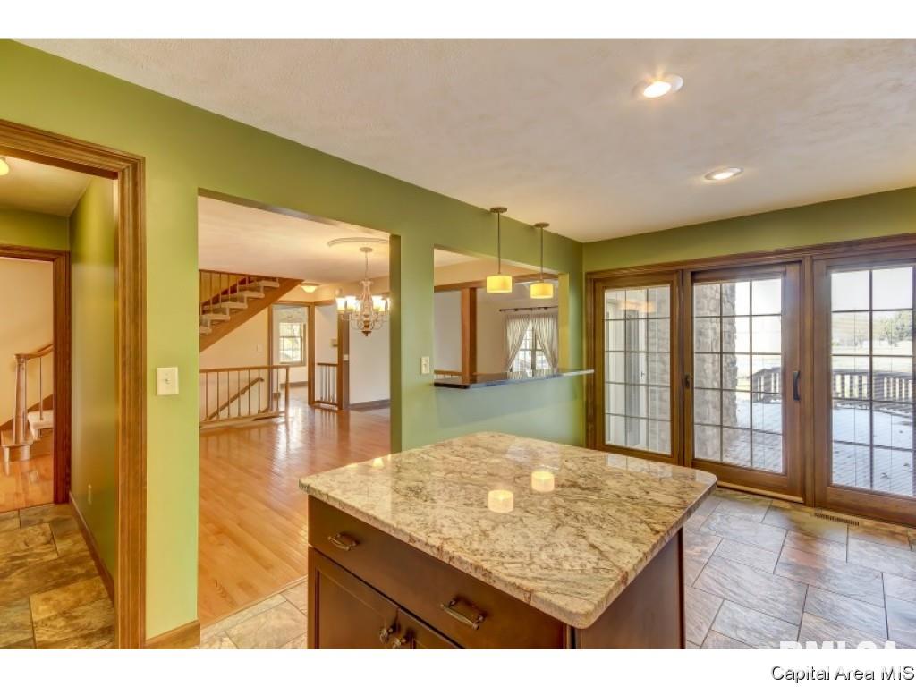 17 Chimney View Lane Springfield, IL 62707 - Photo 12 of 36 Gallery Image 12
