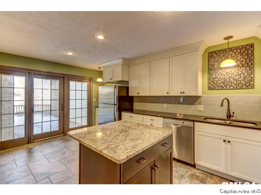 17 Chimney View Lane Springfield, IL 62707 - Photo 13 of 36 Gallery Image 13