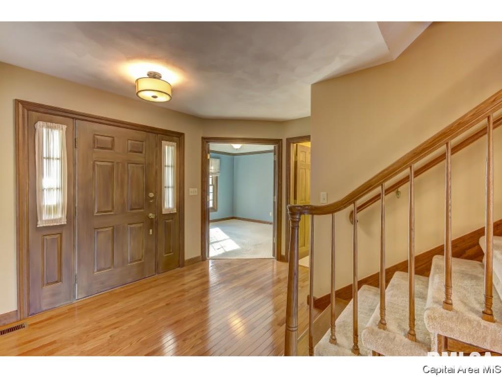 17 Chimney View Lane Springfield, IL 62707 - Photo 4 of 36 Gallery Image 4