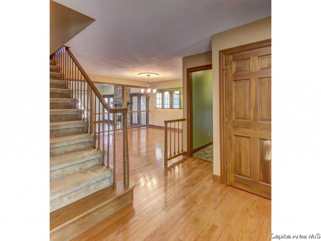 17 Chimney View Lane Springfield, IL 62707 - Photo 5 of 36 Gallery Image 5