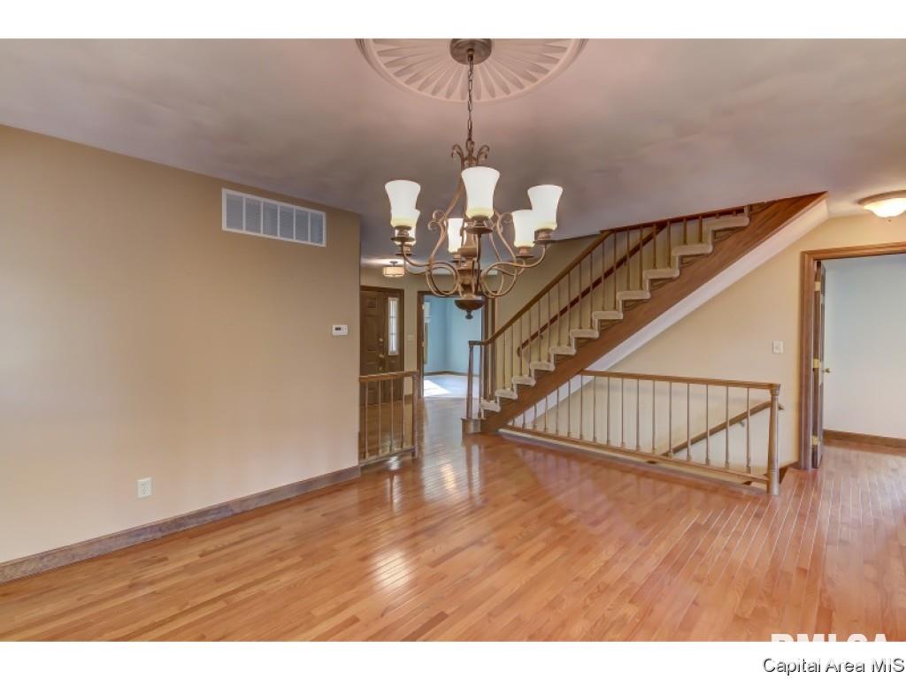 17 Chimney View Lane Springfield, IL 62707 - Photo 6 of 36 Gallery Image 6