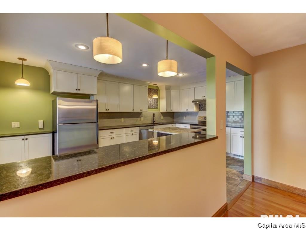 17 Chimney View Lane Springfield, IL 62707 - Photo 9 of 36 Gallery Image 9