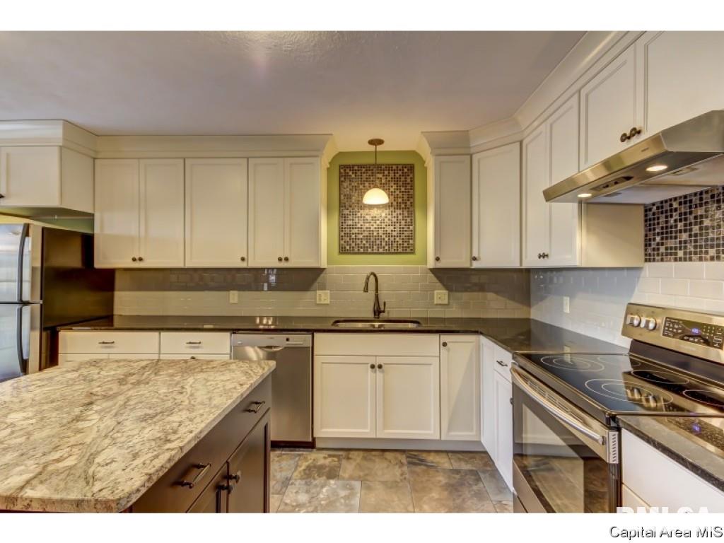 17 Chimney View Lane Springfield, IL 62707 - Photo 10 of 36 Gallery Image 10