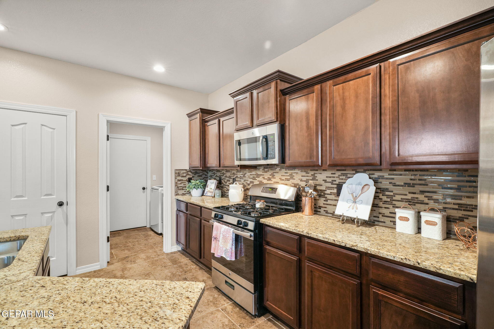 12649 Azulito El Paso, TX 79928 - Photo 17 of 53 12649 Azulito-17