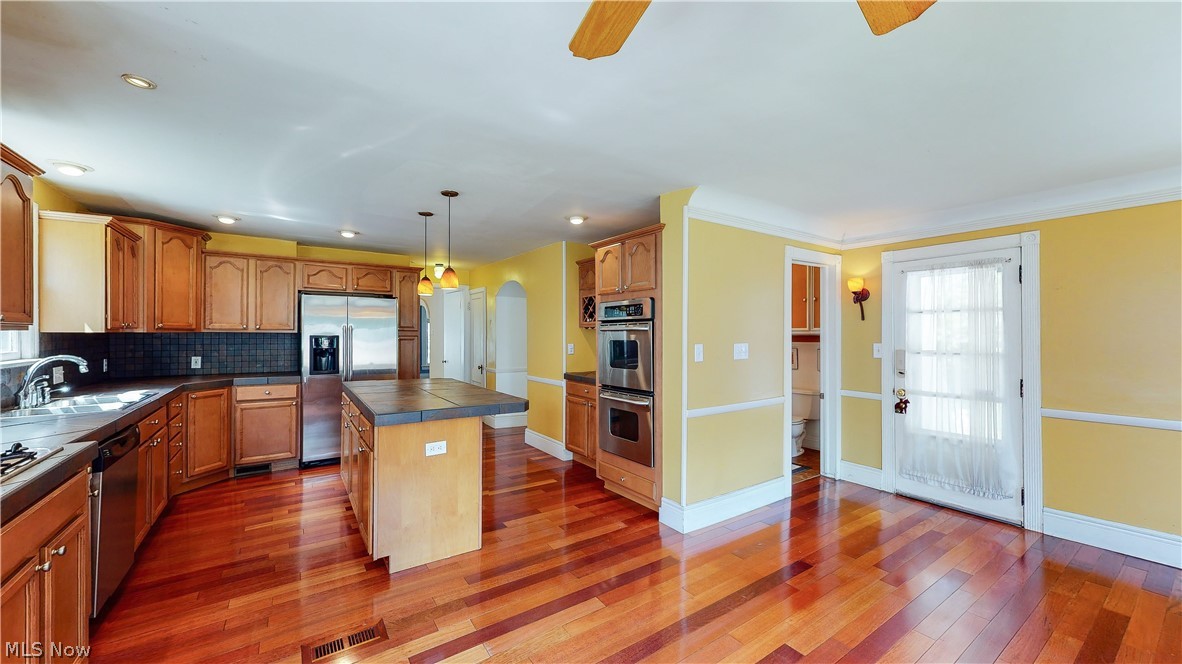 1789 Wilton Road Cleveland, OH 44118 - Photo 9 of 30