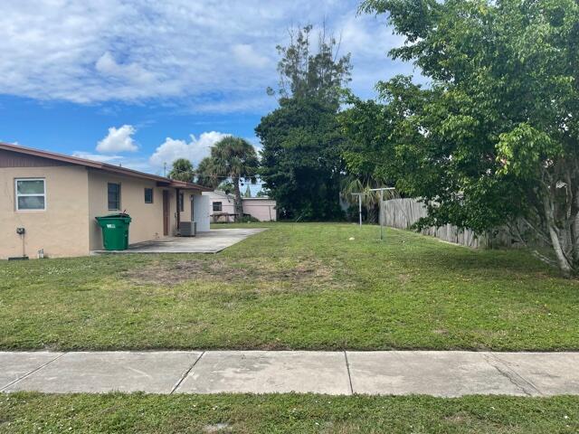 700 West 36th Street Riviera Beach, FL 33404 - Photo 23 of 24 IMG_2556