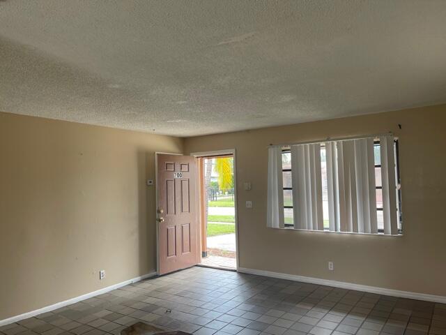 700 West 36th Street Riviera Beach, FL 33404 - Photo 9 of 24 IMG_2571