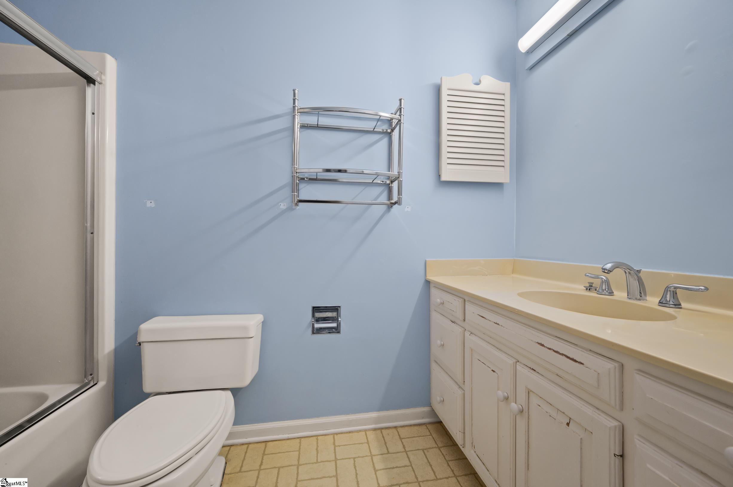 77 Chestnut Street, Unit OAK 301 Tryon, NC 28782 - Photo 26 of 39