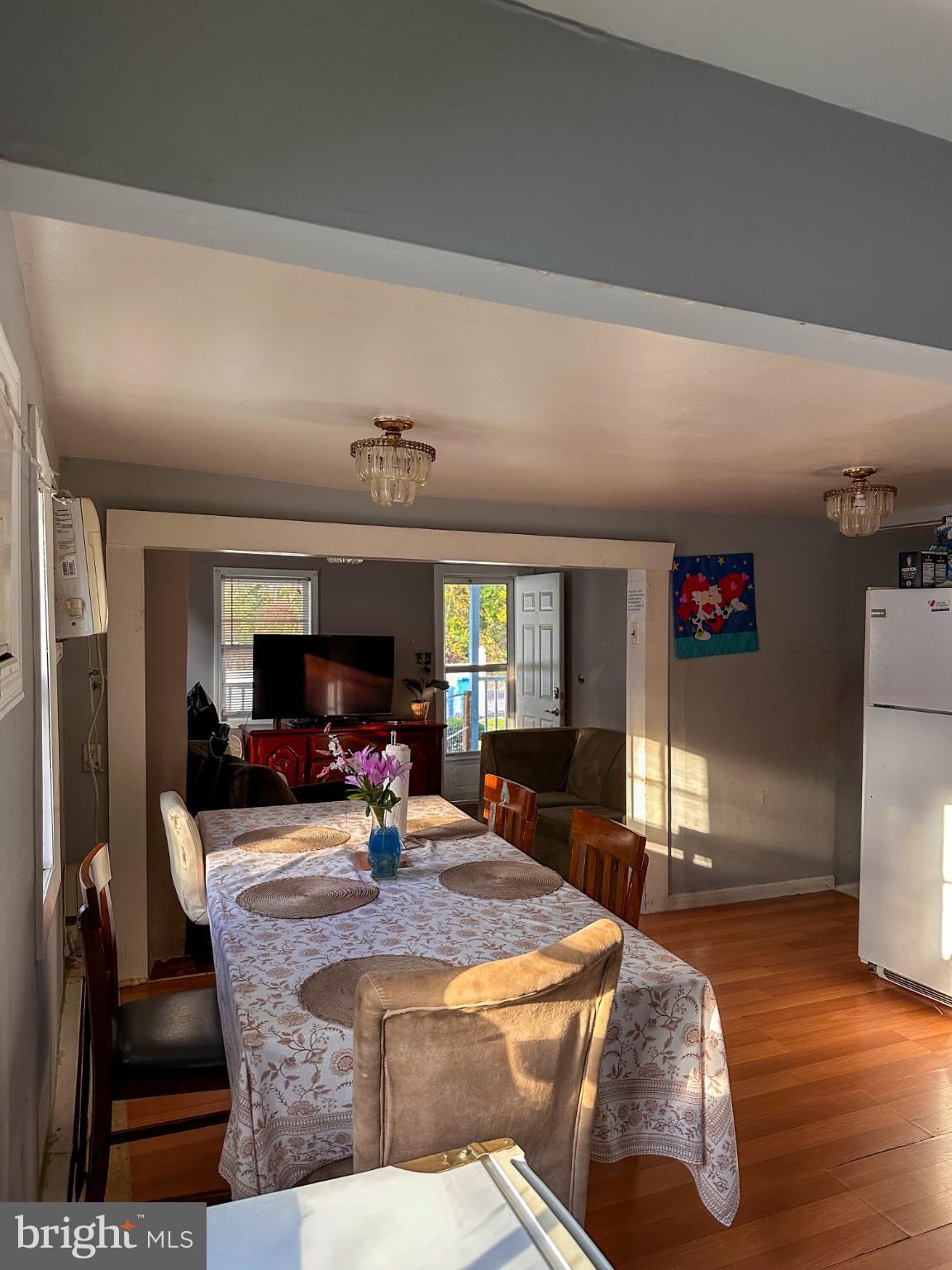 910 Magnolia Avenue Croydon, PA 19021 - Photo 7 of 33 Bright and inviting open dining space.