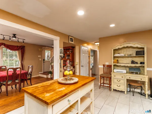 $425,000 | 54 Claremont Avenue, Wallingford, CT 06492