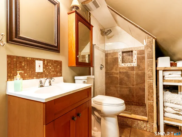 $425,000 | 54 Claremont Avenue, Wallingford, CT 06492