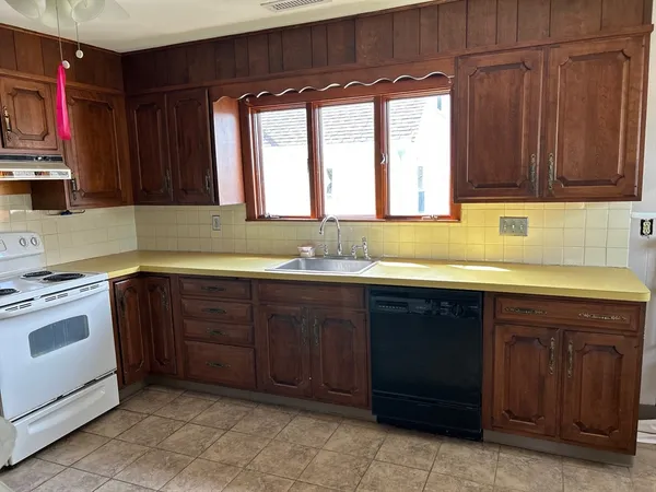 $3,000 | 27 Vincent Avenue, Unit 2, Belmont, MA 02478