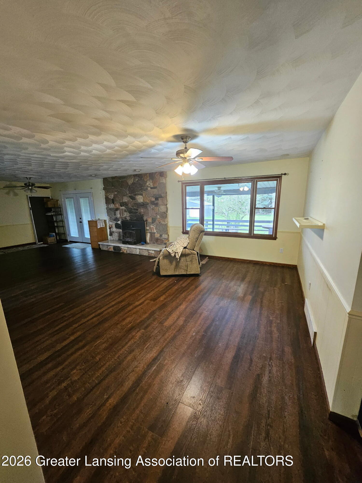 9995 Krouse Road Ovid, MI 48866 - Photo 16 of 30 Living room