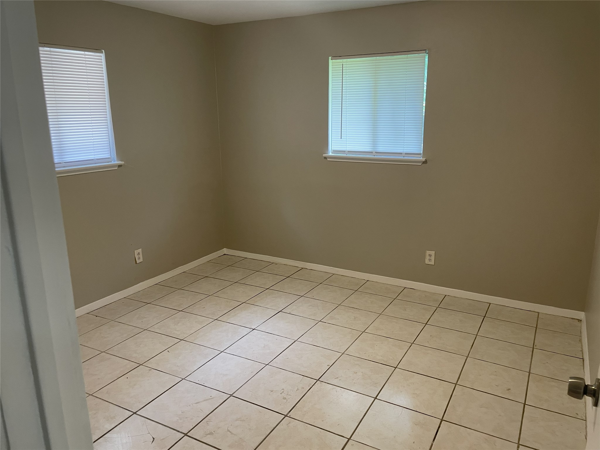 8915 Reamer Street Houston, TX 77074 - Photo 7 of 11