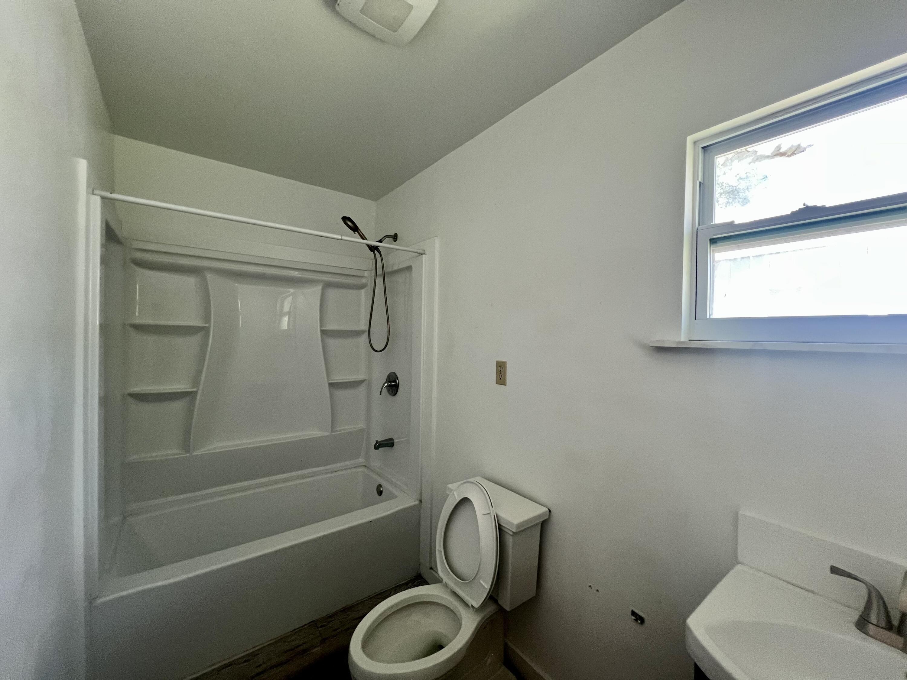 3261 South US Highway 1, Unit 10 Fort Pierce, FL 34982 - Photo 5 of 7 IMG_6494