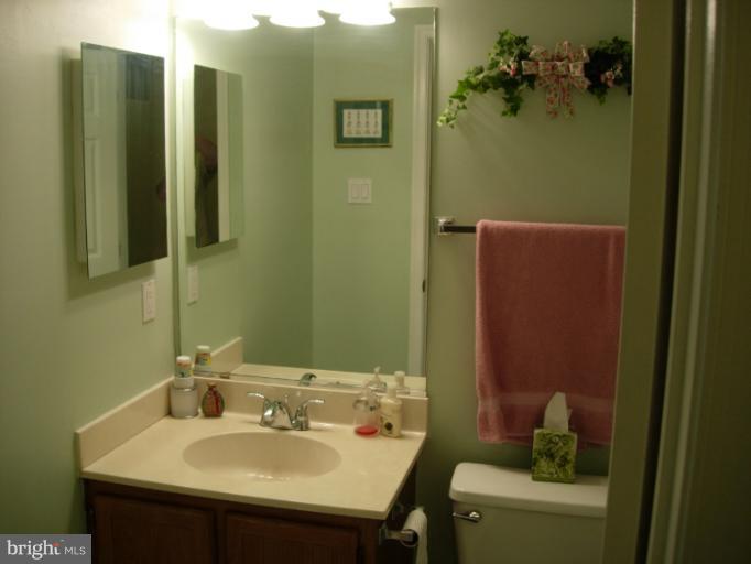 1149 Ingate Road, Unit 1149 Halethorpe, MD 21227 - Photo 7 of 14 Bath