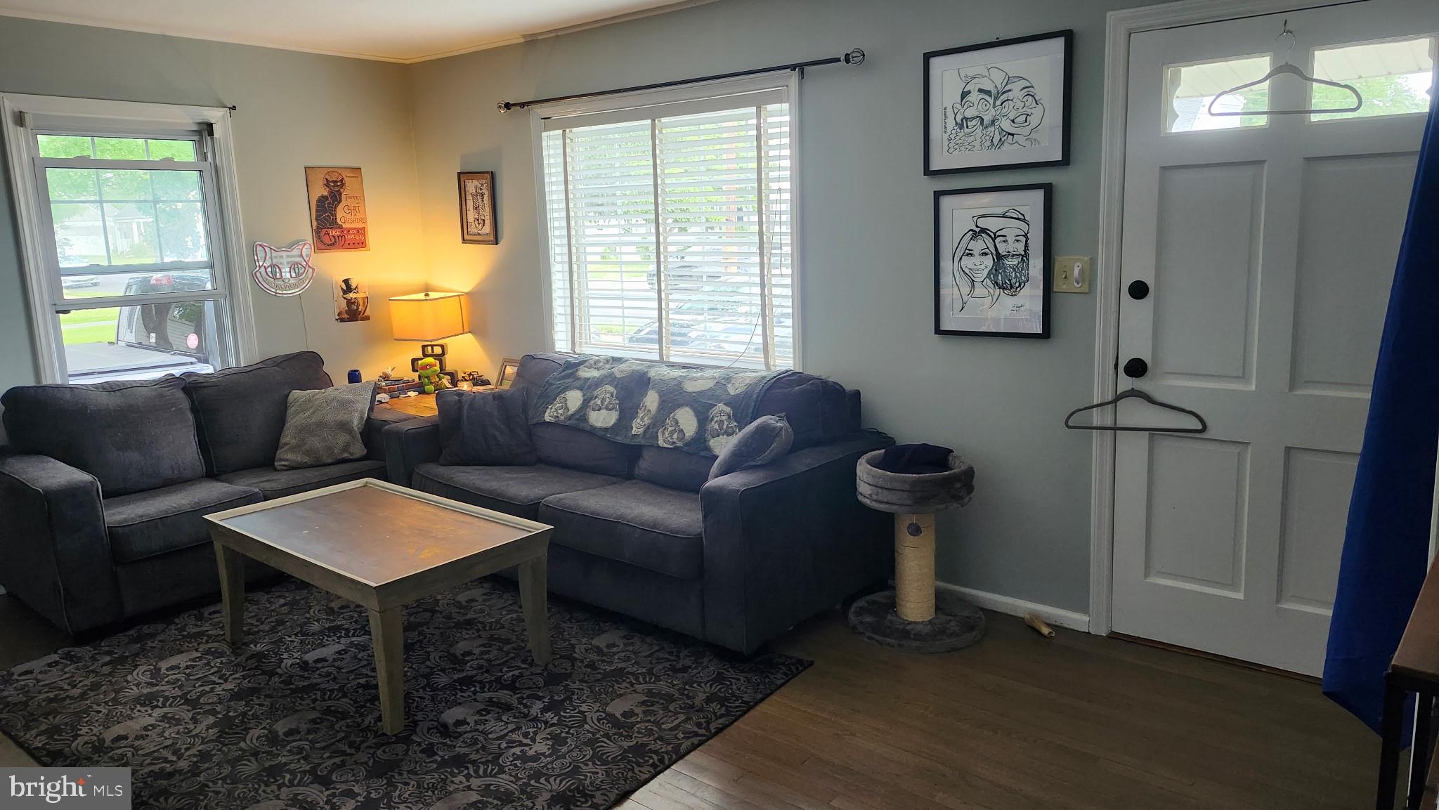 24 Forman Drive Hamilton, NJ 08690 - Photo 13 of 17 Cozy living space with natural light.