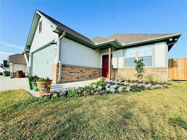 $297,500 | 417 Marble Falls Drive, Bryan, TX 77803