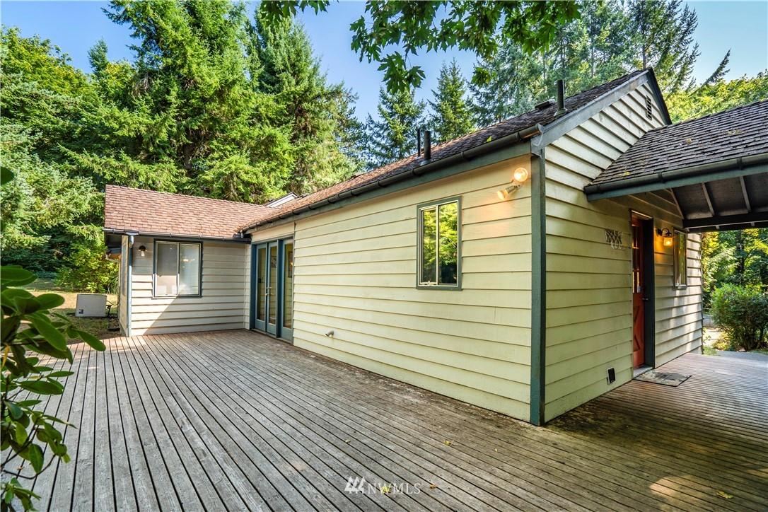 7136 Southwest Point Robinson Road Vashon, WA 98070 - Photo 16 of 24 Gallery Image 16