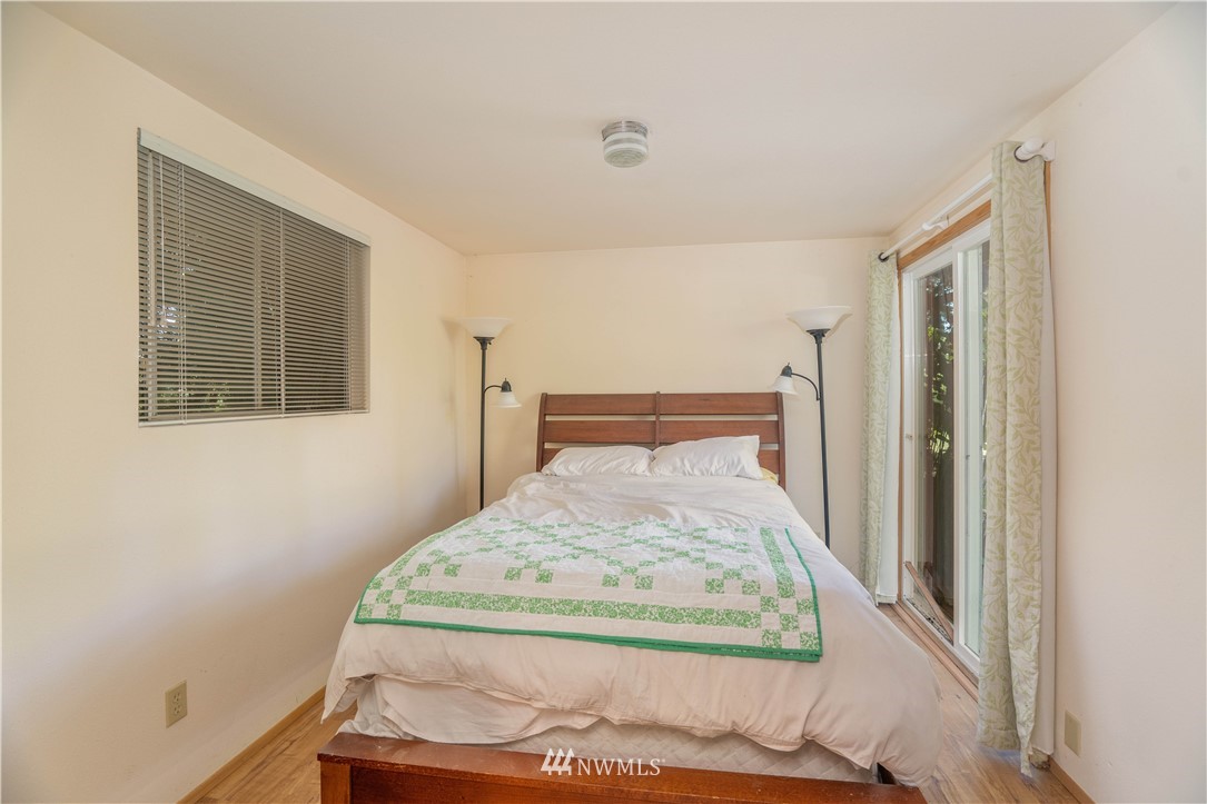 7136 Southwest Point Robinson Road Vashon, WA 98070 - Photo 19 of 24 Gallery Image 19