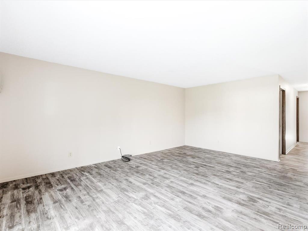 1900 River Road, Unit 3 Marysville, MI 48040 - Photo 4 of 24 Gallery Image 4