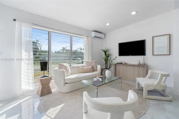 $2,800 | 4041 Northeast 15th Terrace, Pompano Beach, FL 33064
