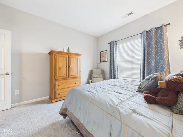 $399,900 | 2015 Maplewood Lane, Pendleton, IN 46064