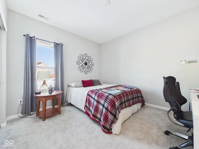 $399,900 | 2015 Maplewood Lane, Pendleton, IN 46064