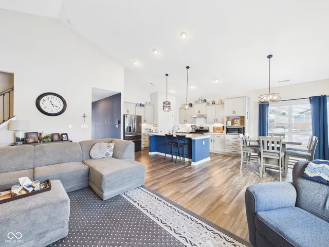 $399,900 | 2015 Maplewood Lane, Pendleton, IN 46064