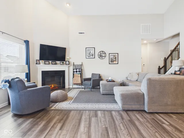 $399,900 | 2015 Maplewood Lane, Pendleton, IN 46064