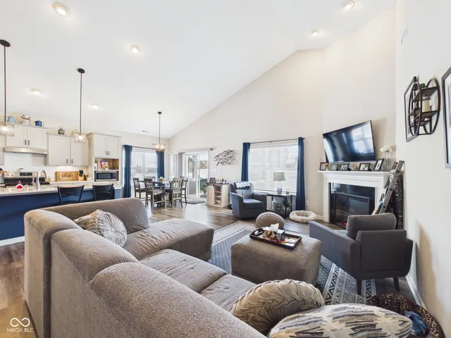 $399,900 | 2015 Maplewood Lane, Pendleton, IN 46064