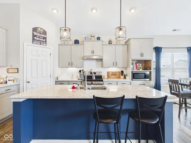 $399,900 | 2015 Maplewood Lane, Pendleton, IN 46064