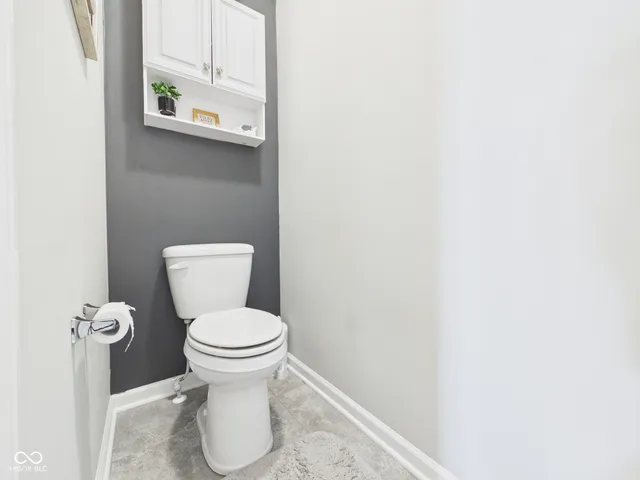 $399,900 | 2015 Maplewood Lane, Pendleton, IN 46064