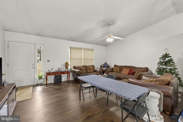 $265,000 | 514 Albrough Boulevard, Colonial Beach, VA 22443