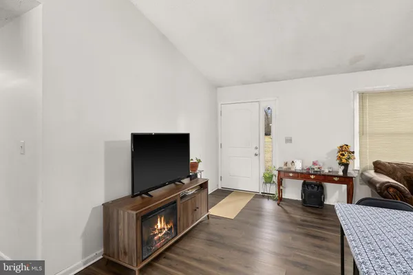 $265,000 | 514 Albrough Boulevard, Colonial Beach, VA 22443