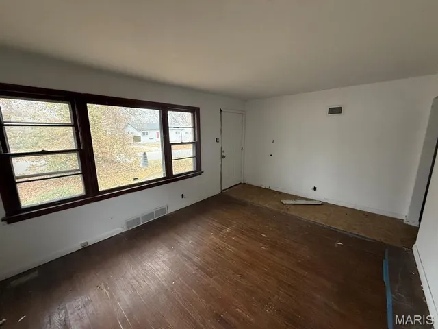 $35,000 | 10449 Duke Drive, St. Louis, MO 63136