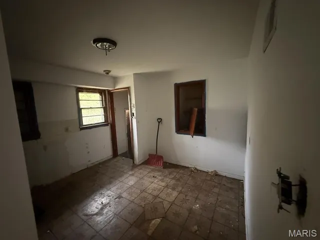 $35,000 | 10449 Duke Drive, St. Louis, MO 63136