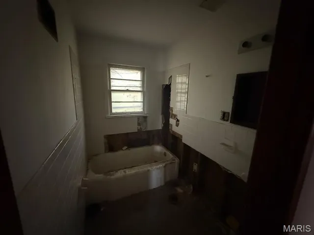 $35,000 | 10449 Duke Drive, St. Louis, MO 63136