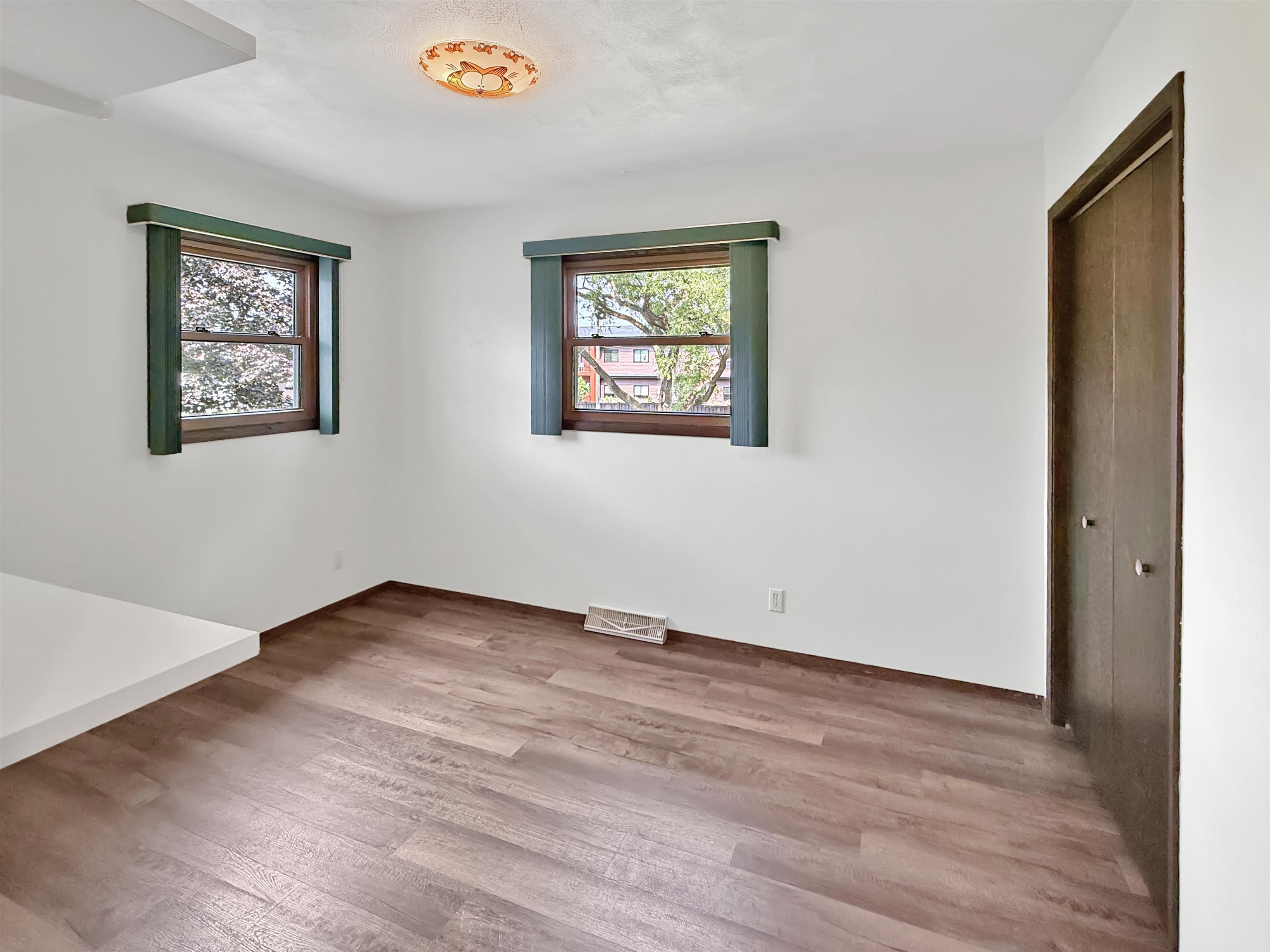 130 Barton Road Oshkosh, WI 54904 - Photo 10 of 25 Gallery Image 10