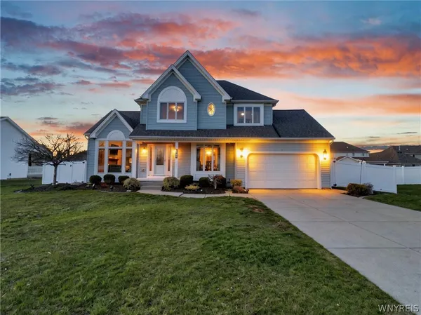 $474,900 | 3319 Blossom Lane, Wheatfield, NY 14120