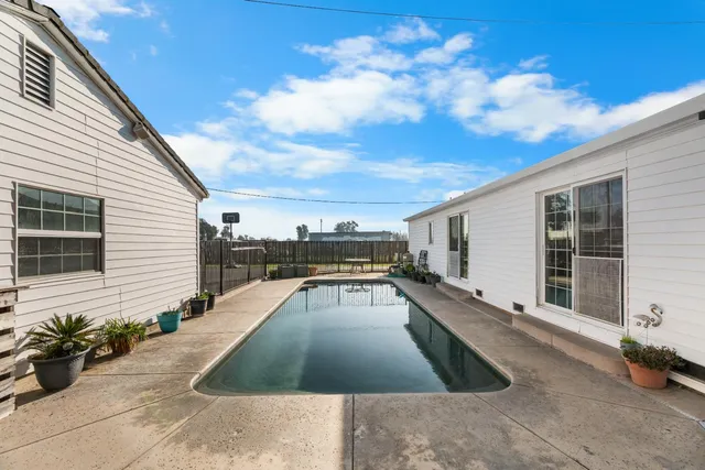 $1,025,000 | 12872 North Jack Tone Road, Lodi, CA 95240