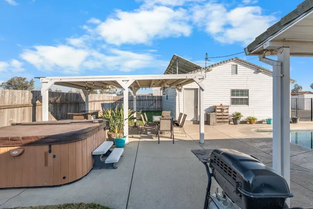 $1,025,000 | 12872 North Jack Tone Road, Lodi, CA 95240