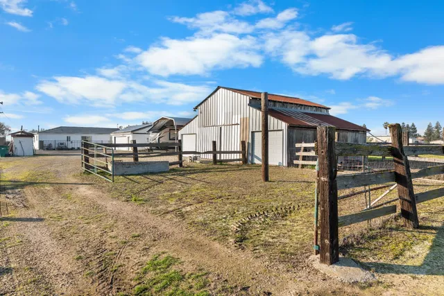 $1,025,000 | 12872 North Jack Tone Road, Lodi, CA 95240