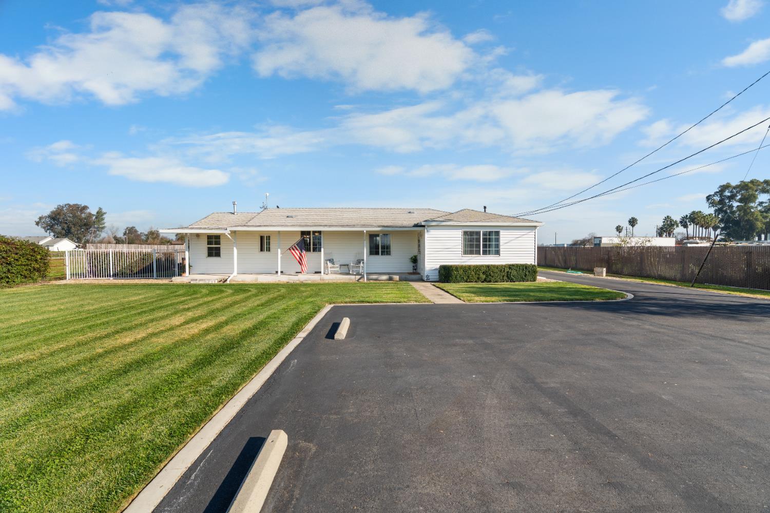 12872 North Jack Tone Road Lodi, CA 95240 - Photo 5 of 40