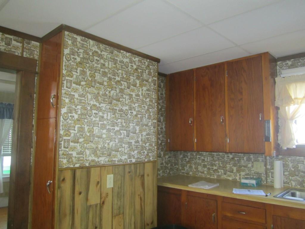 19 Maple Street East Millinocket, ME 04430 - Photo 4 of 12 Photo