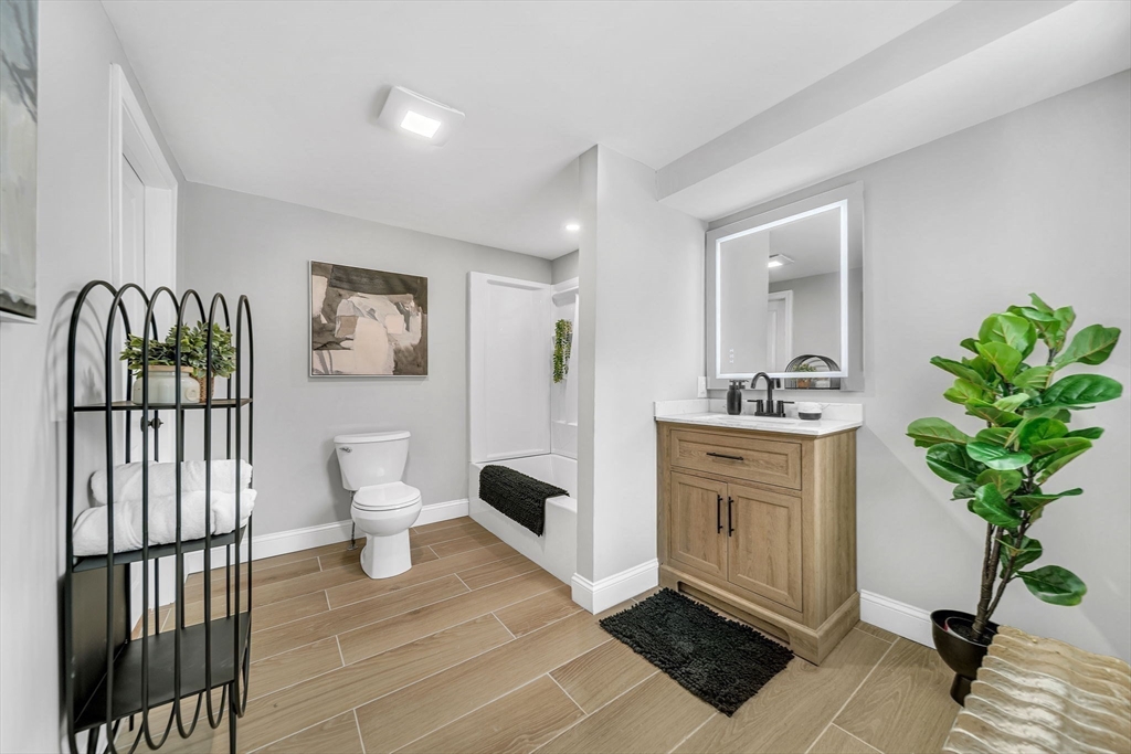 122 Chapin Road Hudson, MA 01749 - Photo 8 of 37