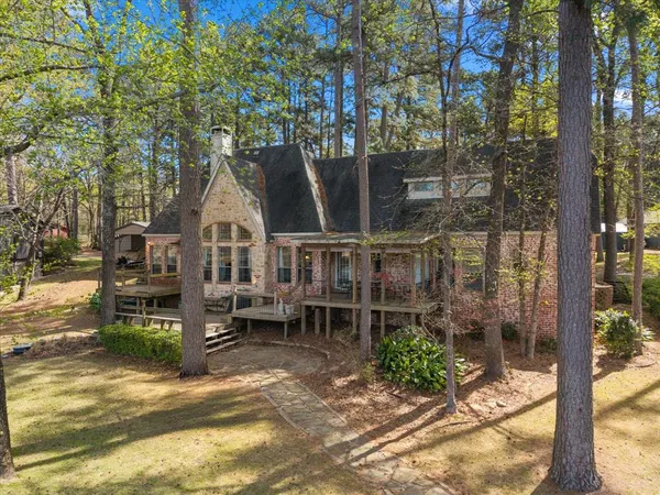 $1,150,000 | 230 Lake Drive, Mount Vernon, TX 75457