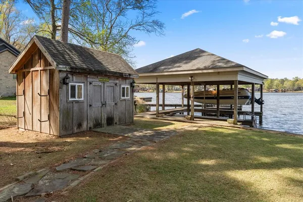 $1,150,000 | 230 Lake Drive, Mount Vernon, TX 75457